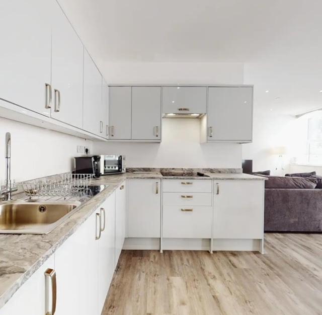 Spacious Two Bedroom Apartment With Valley Views Abertillery Exteriér fotografie