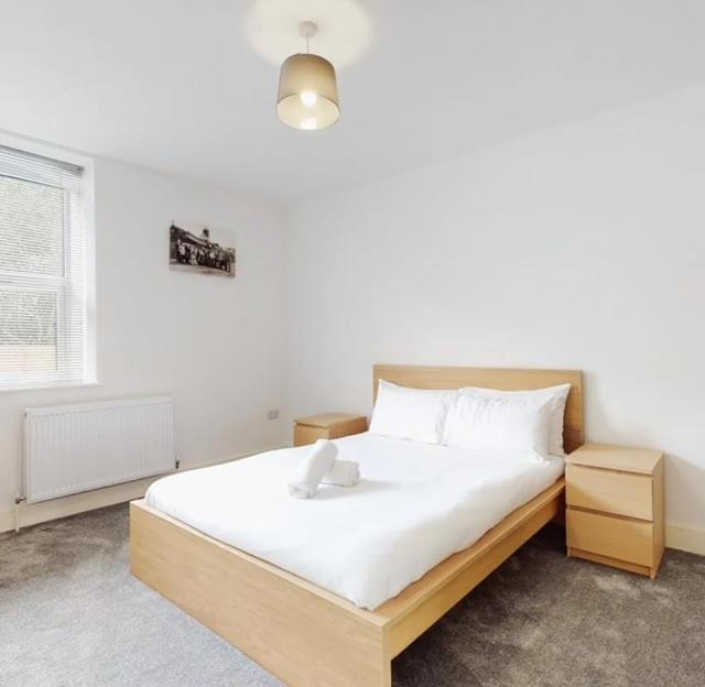 Spacious Two Bedroom Apartment With Valley Views Abertillery Exteriér fotografie